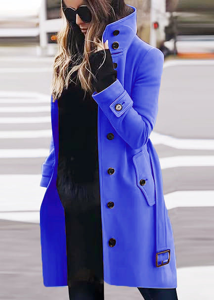 Damer elegant trenchcoat med högstängd krage och praktiska fickor Mirla-Eva Jonsson