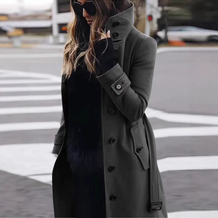 Damer elegant trenchcoat med konstfull krage och praktiska fickor Eva Jonsson-Eva Jonsson