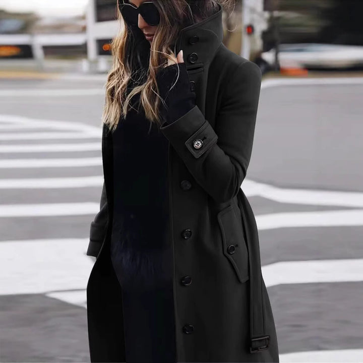 Damer elegant trenchcoat med konstfull krage och praktiska fickor Eva Jonsson-Eva Jonsson