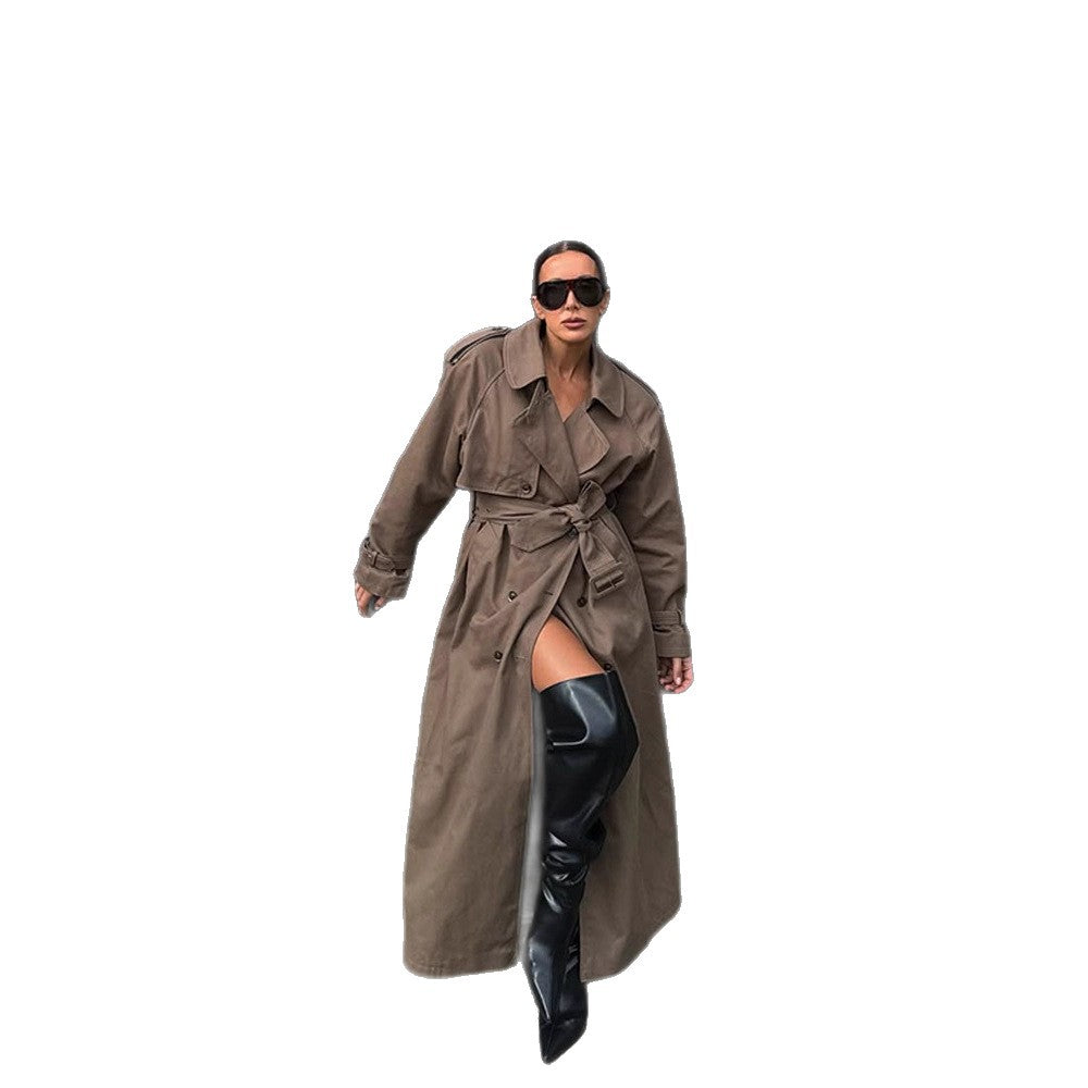 Damer elegant trenchcoat med midjebälte och högt stängt krage Mirla-Eva Jonsson