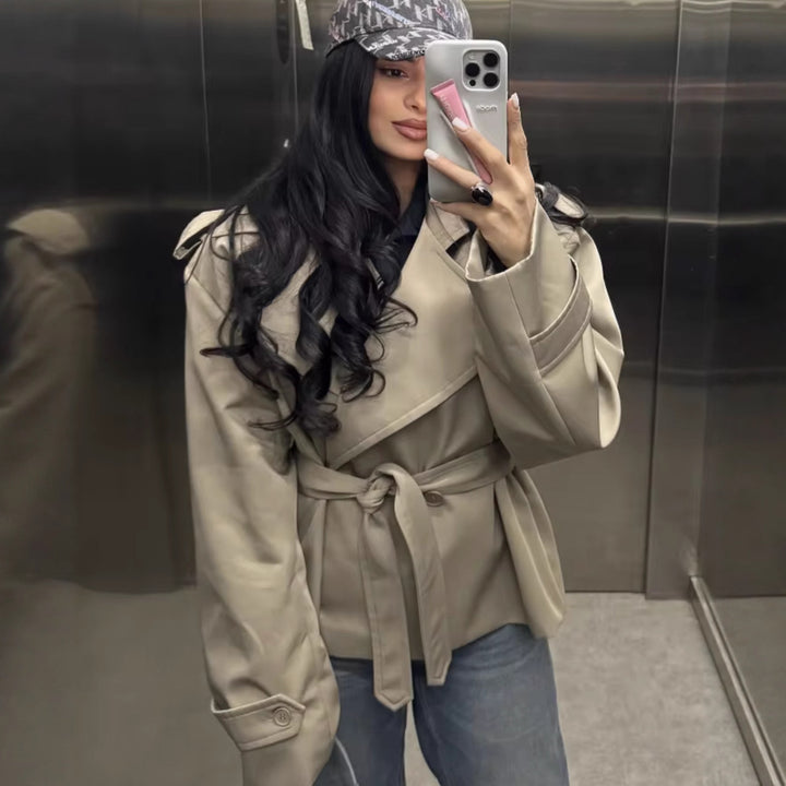 Damer elegant trenchjacka med midjejusterbart bälte Mirla-Eva Jonsson