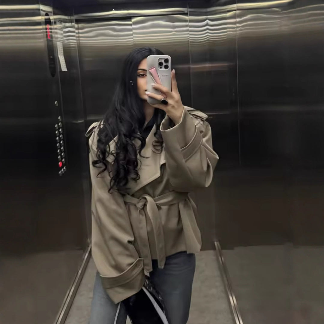 Damer elegant trenchjacka med midjejusterbart bälte Mirla-Eva Jonsson