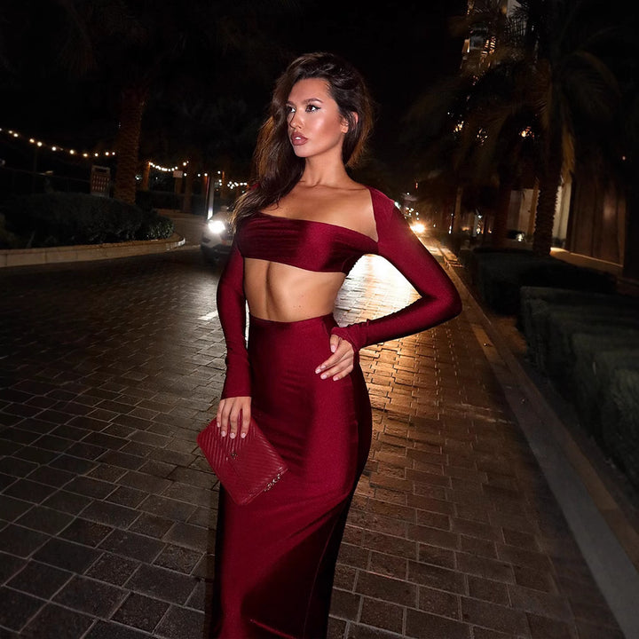 Damer elegant tvådelat set med figurnära crop-top och lång kjol Mirla-Eva Jonsson
