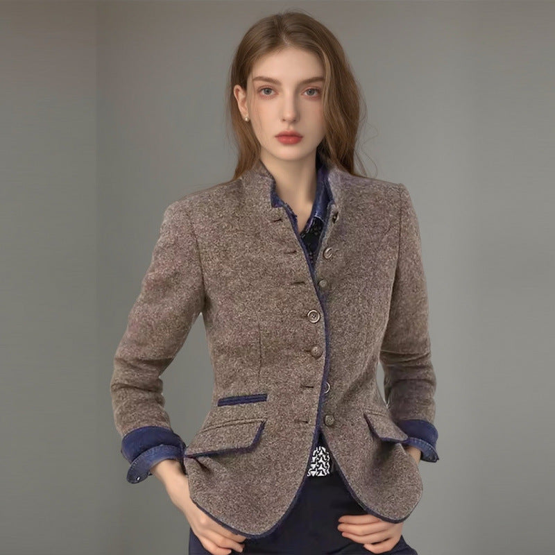 Damer elegant ullblazer med knappdetaljer och stilren passform Mirla-Eva Jonsson