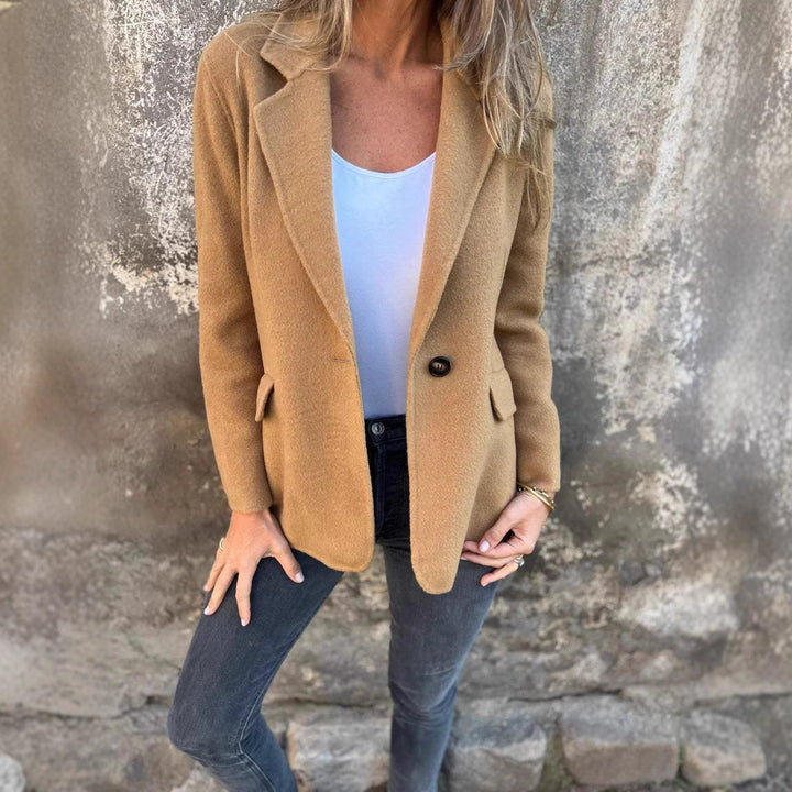 Damer elegant ulljacka med smal passform Mirla-Eva Jonsson