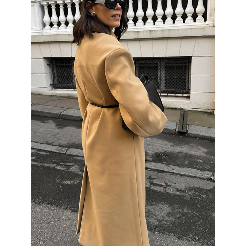 Damer elegant ullkappa i modern retrodesign Mirla-Eva Jonsson