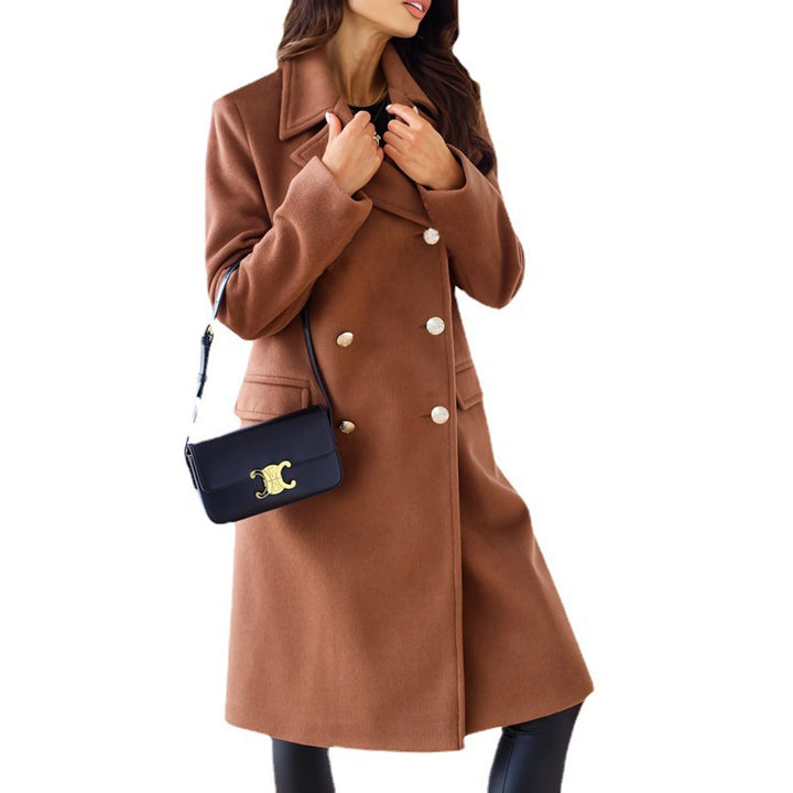 Damer elegant ullkappa i trendy dubbelknäppt design Mirla-Eva Jonsson