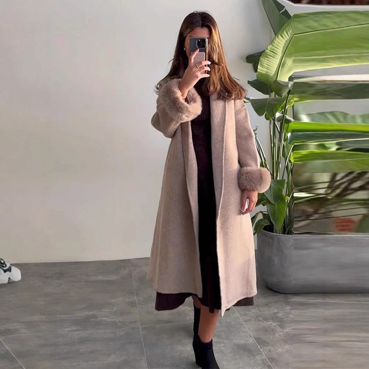 Damer elegant, varma kappa med lyxiga pälsfärger Mirla-Eva Jonsson