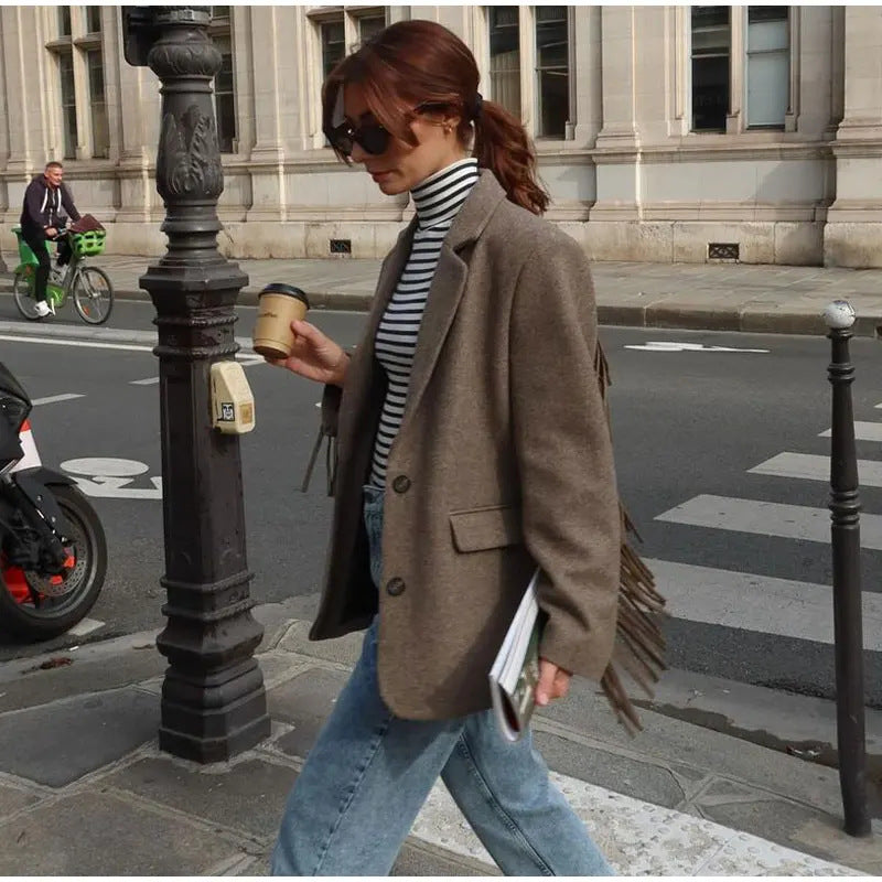 Damer eleganta blazer med fransliknande detaljer och två praktiska fickor Mirla-Eva Jonsson