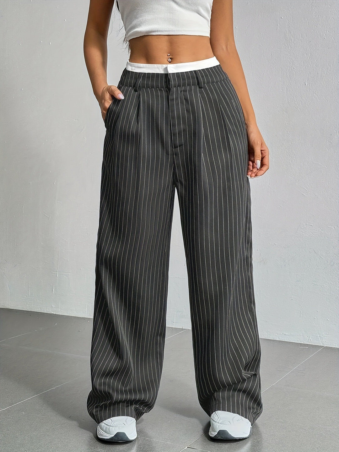 Damer eleganta och löst skurna affärsbyxor med ränder Mirla-Eva Jonsson