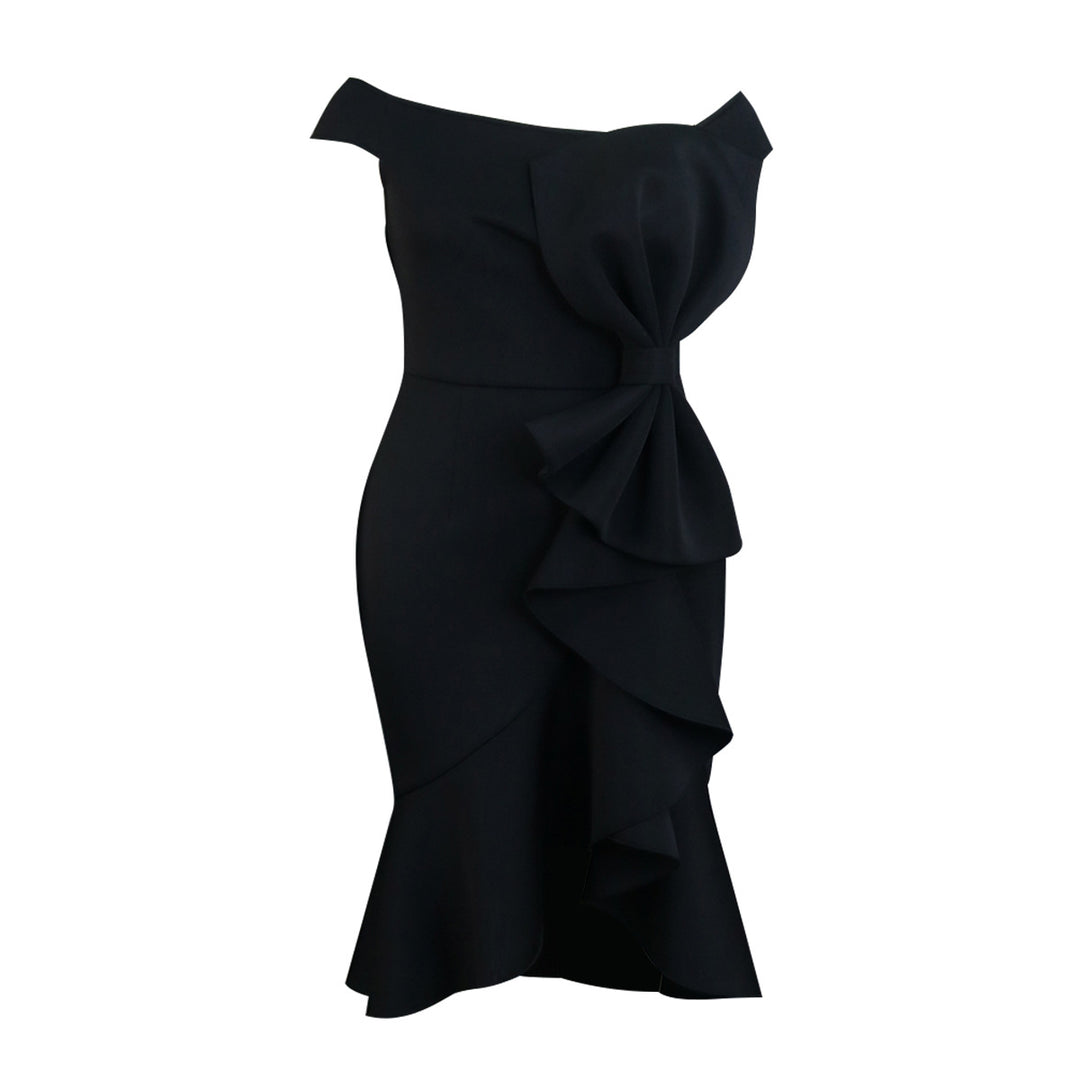 Damer eleganta off-shoulder klänning med volangdetaljer Mirla-Eva Jonsson