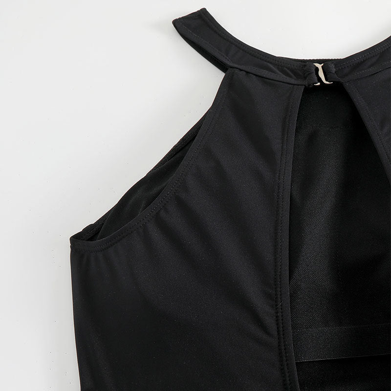 Damer enhet baddräkt med modig cut-out och sportig design Mirla-Eva Jonsson