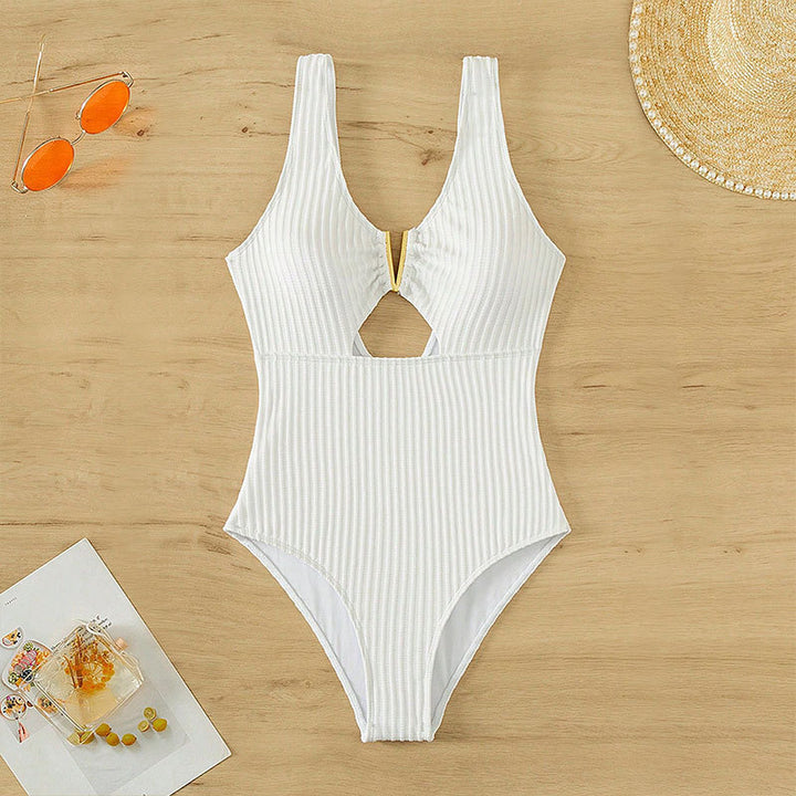 Damer enstycke baddräkt med raffinerad cut-out och sportig design Mirla-Eva Jonsson