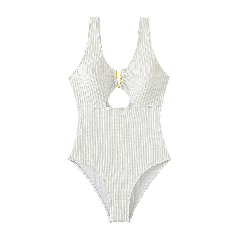 Damer enstycke baddräkt med raffinerad cut-out och sportig design Mirla-Eva Jonsson