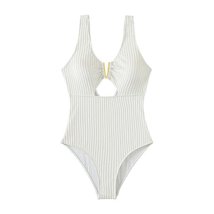 Damer enstycke baddräkt med raffinerad cut-out och sportig design Mirla-Eva Jonsson