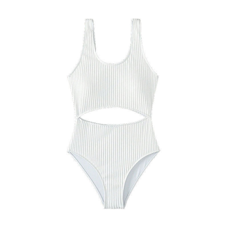 Damer enstycks baddräkt med raffinerad cut-out design och sportig snitt Mirla-Eva Jonsson