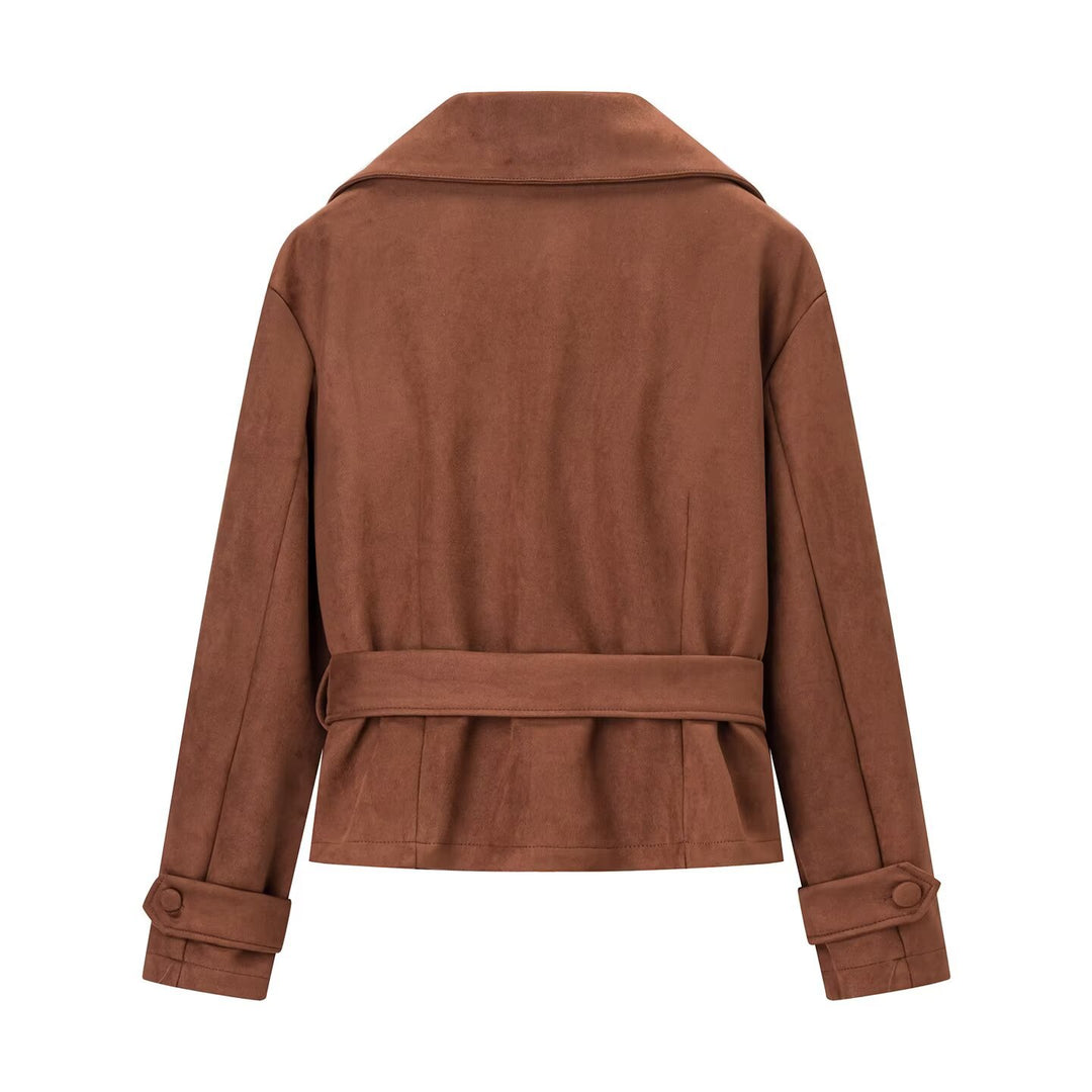 Damer fashionabel konstläderjacka med figursydd passform och elegant bälte Mirla-Eva Jonsson