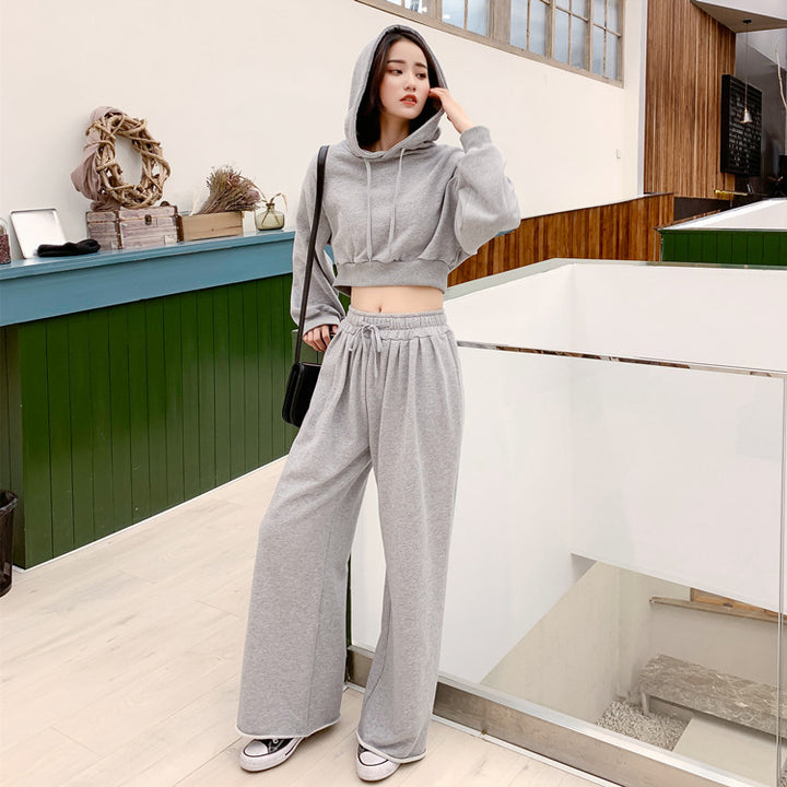 Damer fashionabla och avslappnade loungekläder set med kortad huva och vida byxor Mirla-Eva Jonsson