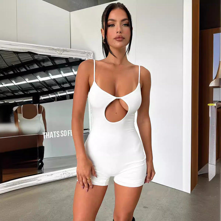 Damer figurnära byxdress med förföriska cut-out och spagettiband Mirla-Eva Jonsson