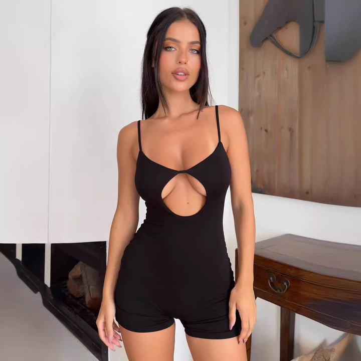 Damer figurnära byxdress med förföriska cut-out och spagettiband Mirla-Eva Jonsson
