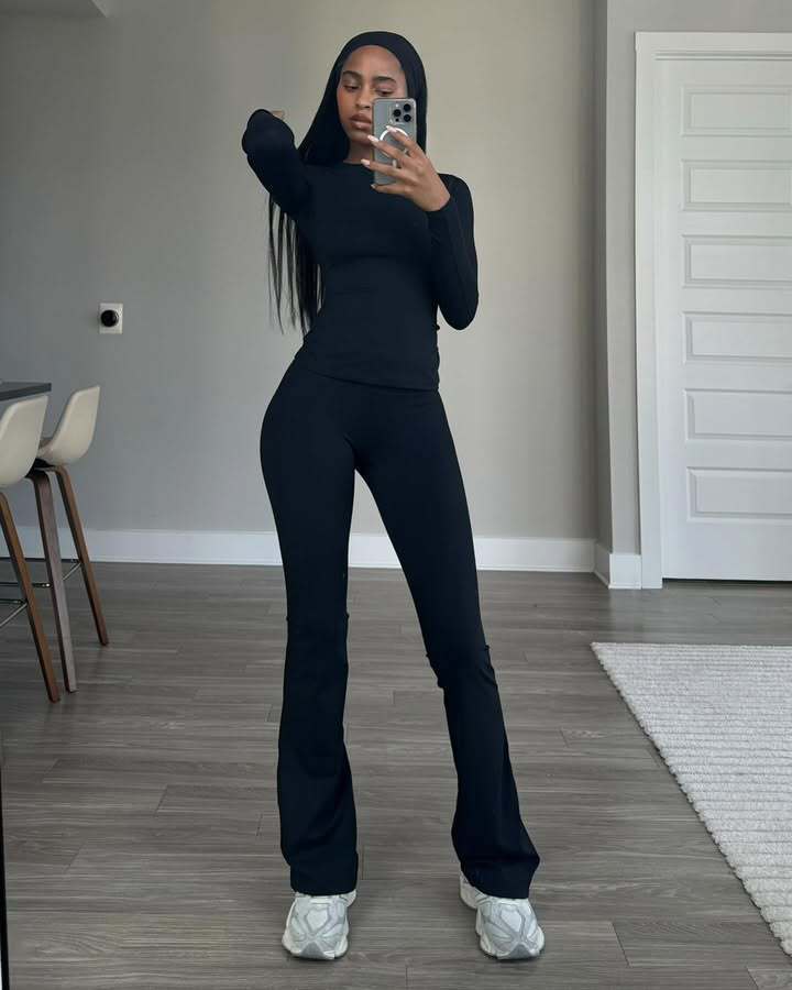 Damer figurnära jumpsuit med lång ärm Mirla-Eva Jonsson