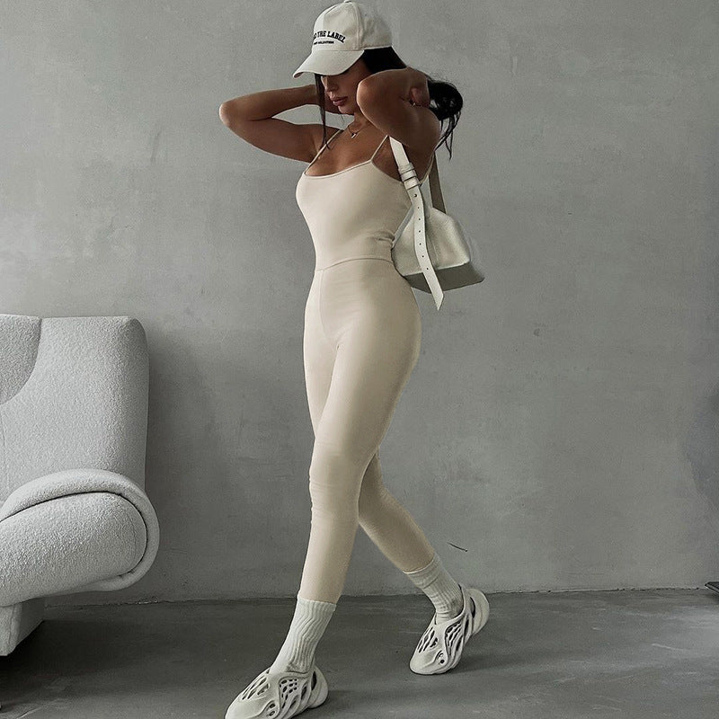 Damer figurnära jumpsuit med smala stänger och slät finish Mirla-Eva Jonsson