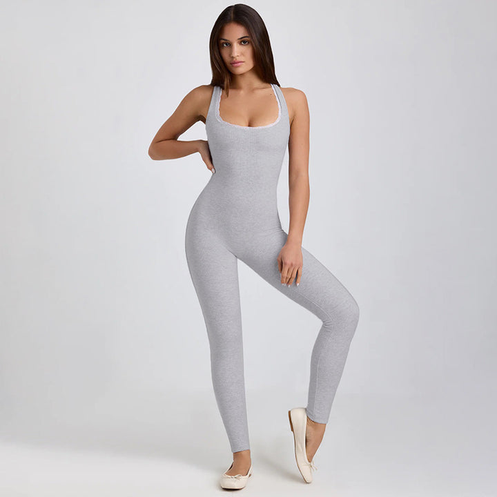 Damer figurnära jumpsuit med smala stänger och slät finish Mirla-Eva Jonsson