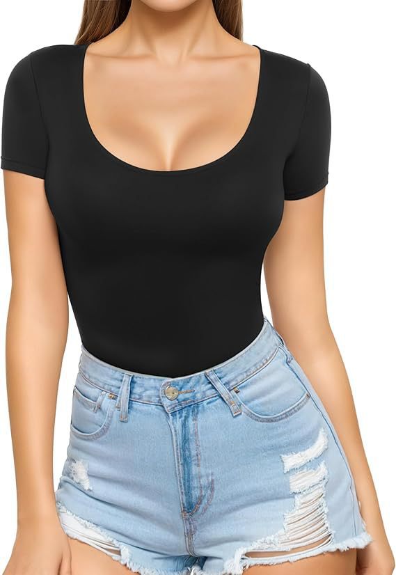 Damer figurnära kortärmad bodysuit med rundad utskärning och sömlöst design Mirla-Eva Jonsson