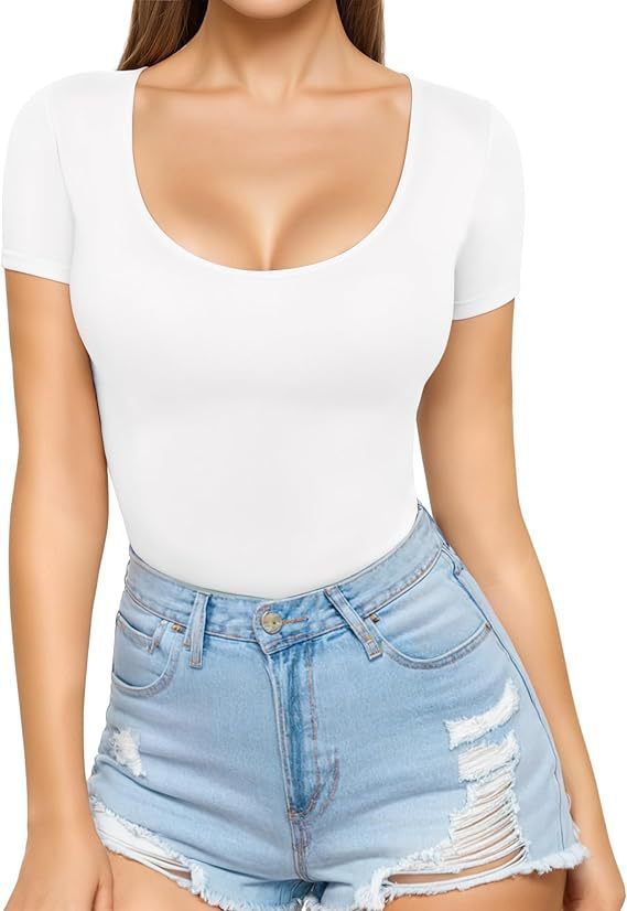 Damer figurnära kortärmad bodysuit med rundad utskärning och sömlöst design Mirla-Eva Jonsson