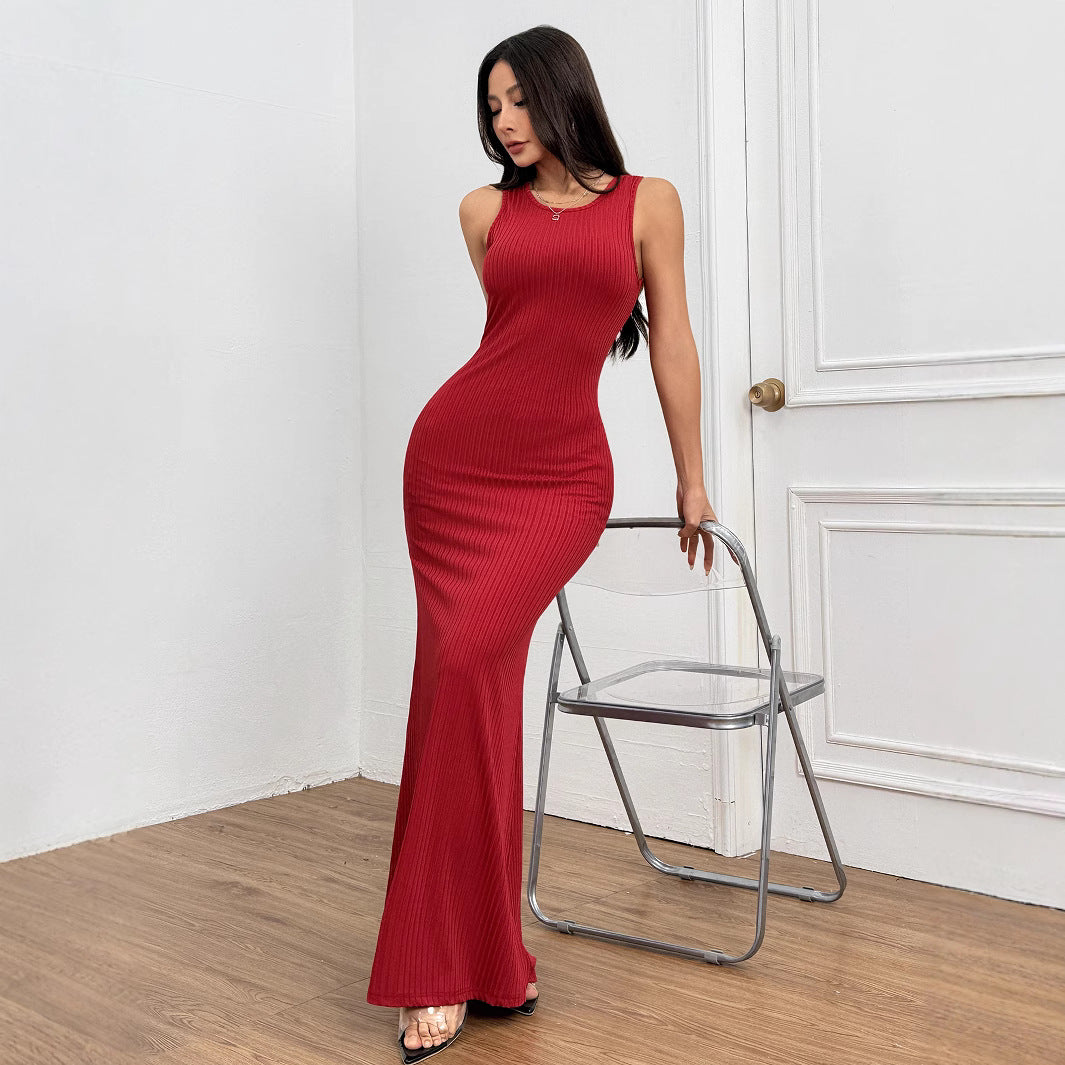Damer figurnära rib maxi klänning med elegant rund halsringning Mirla-Eva Jonsson