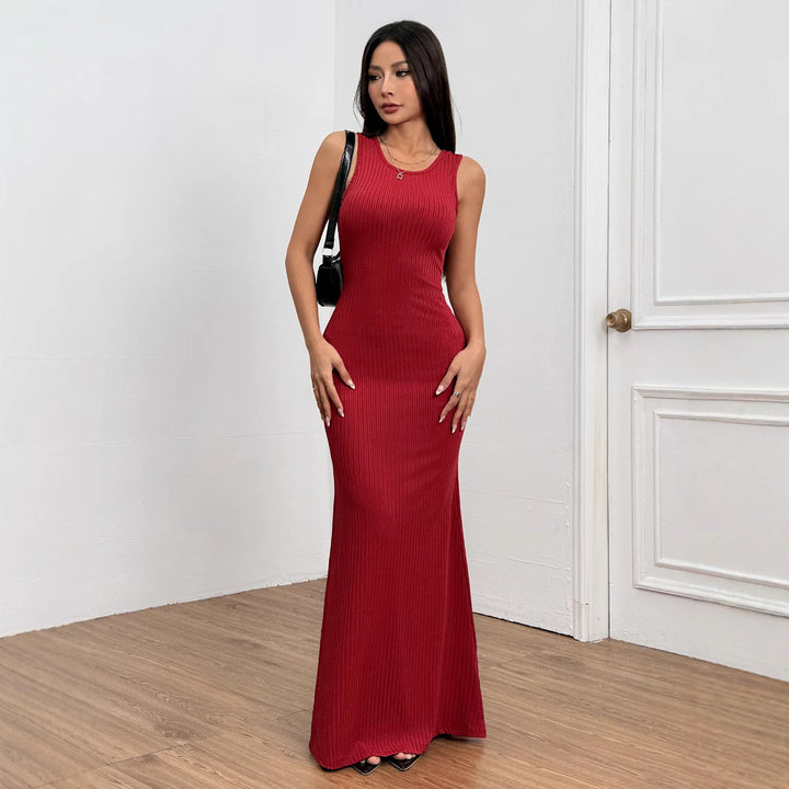 Damer figurnära rib maxi klänning med elegant rund halsringning Mirla-Eva Jonsson
