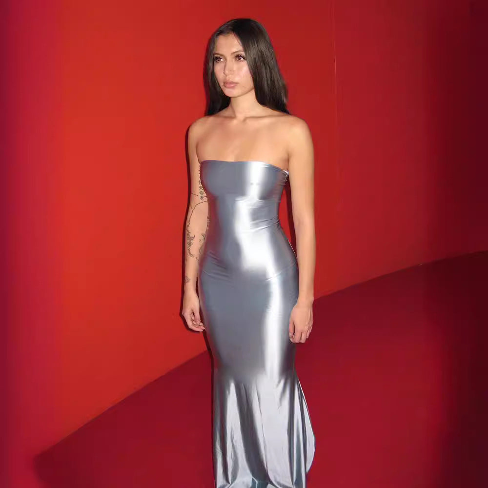 Damer figurnära satin maxi-klänning med off-shoulder design och unik V-ringning Eva Jonsson-Eva Jonsson