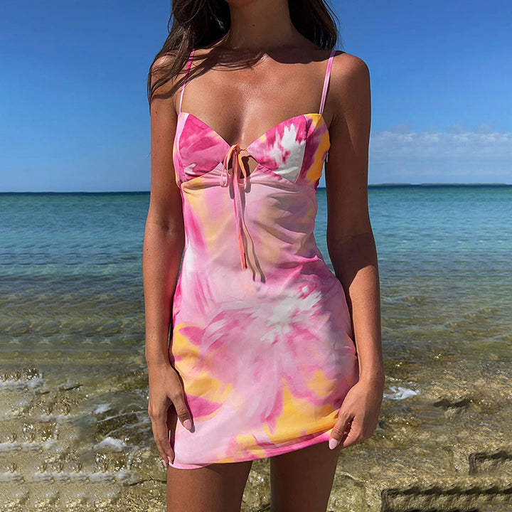 Damer figurnära sommarklänning med strapless design och förförisk knytning Mirla-Eva Jonsson