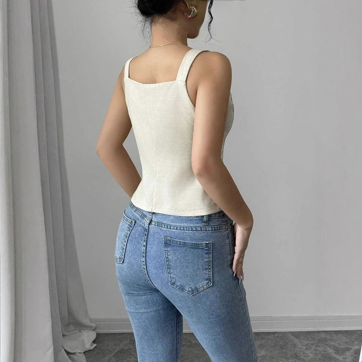 Damer figursydd väst med knappdetaljer och smala axelband Eva Jonsson-Eva Jonsson