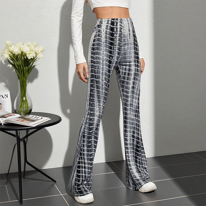 Damer flare leggings med trendig batikdesign Mirla-Eva Jonsson