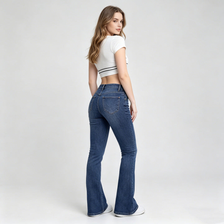Damer flared jeans i klassisk 70-tal stil med hög midja Mirla-Eva Jonsson