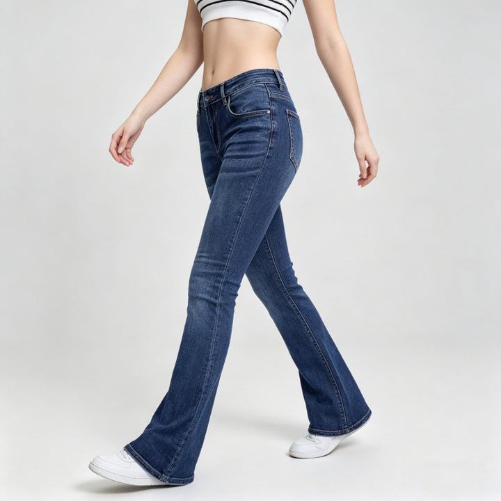 Damer flared jeans i klassisk 70-tal stil med hög midja Mirla-Eva Jonsson