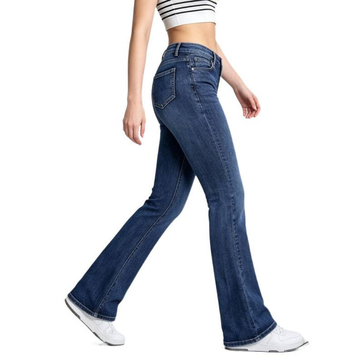 Damer flared jeans i klassisk 70-tal stil med hög midja Mirla-Eva Jonsson