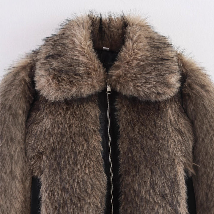Damer fleece-läderjacka med voluminös krage och praktiska fickor Mirla-Eva Jonsson