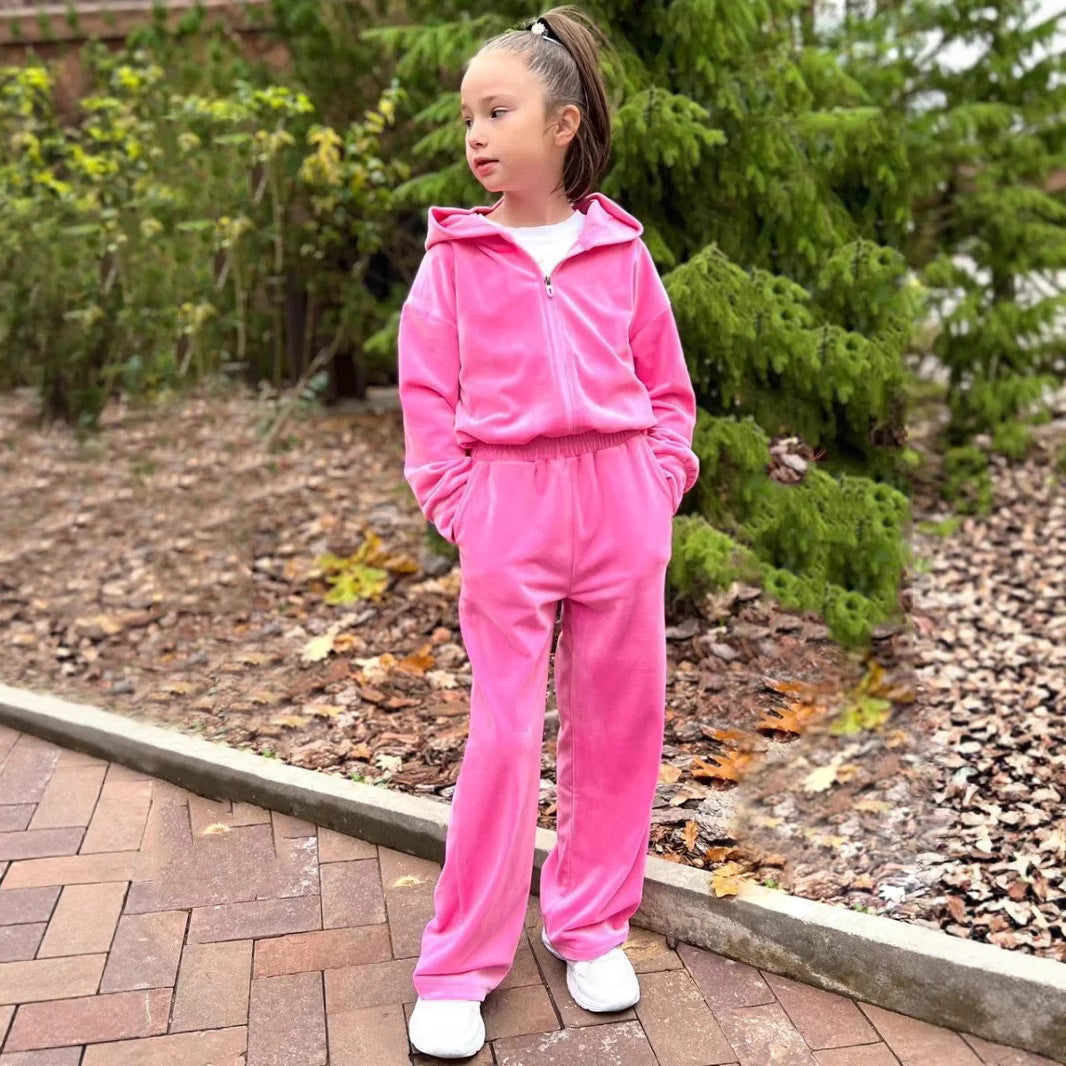 Damer fleece-sportdräkt med hoodiejacka och vida byxor Mirla-Eva Jonsson