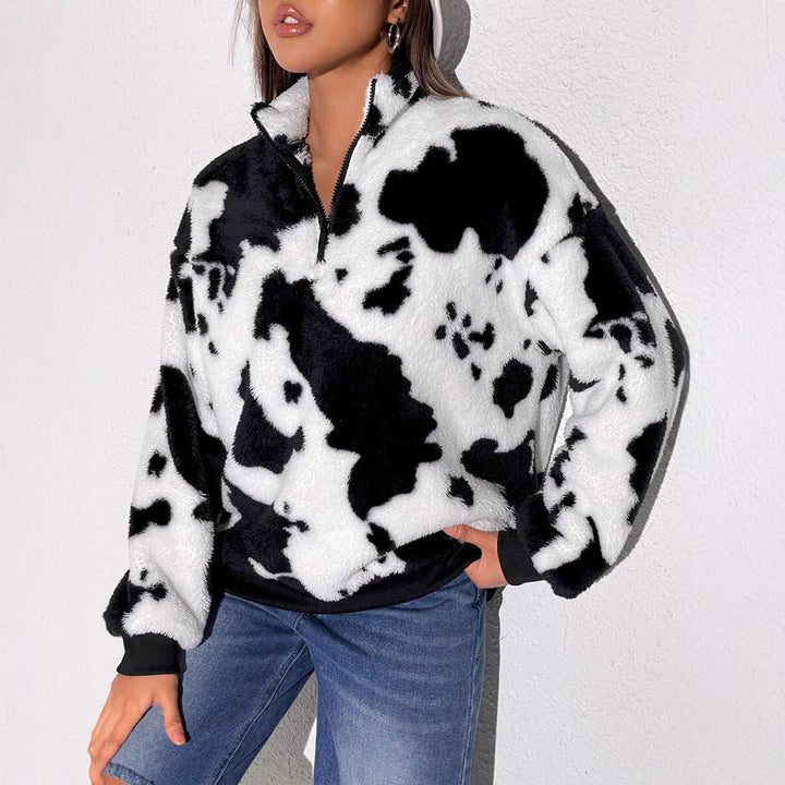 Damer fleece-tröja med halv hög krage och rustik ko-mönster Mirla-Eva Jonsson