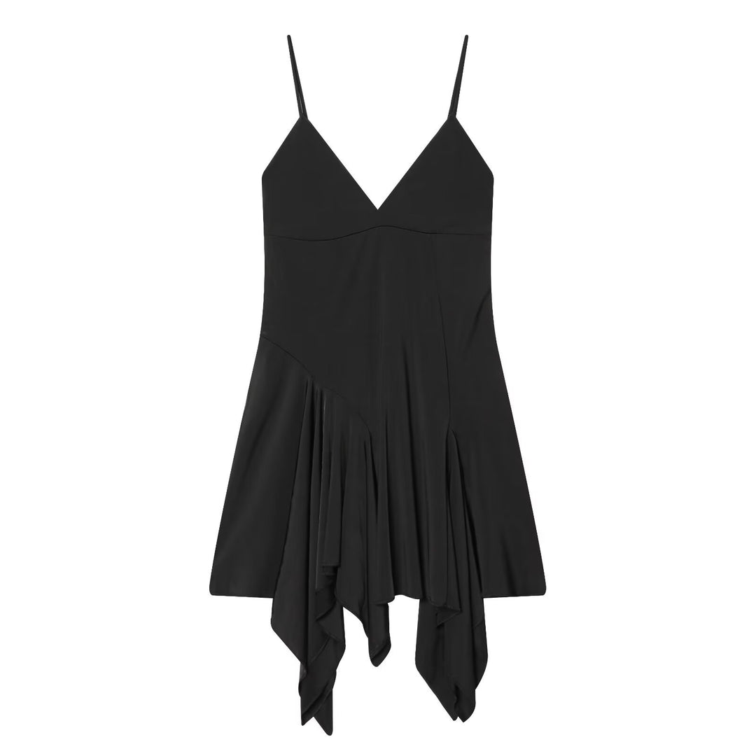 Damer flödande spaghetti-bandsklänning med asymmetrisk fåll och elegant drapering Mirla-Eva Jonsson