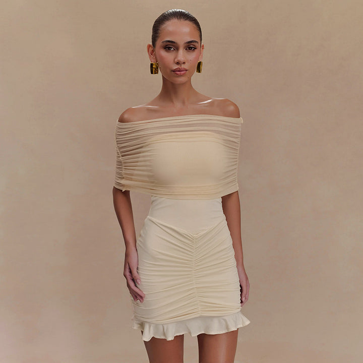 Damer förföriskt bodycon-klänning med off-shoulder design och ruched detaljer Mirla-Eva Jonsson