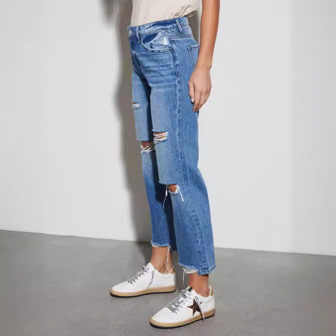 Damer förstörda jeans i moderiktig bootcut-stil Mirla-Eva Jonsson