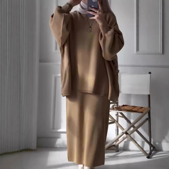 Damer fritidsstickad set med lös topp och smal kjolpassform Eva Jonsson-Eva Jonsson
