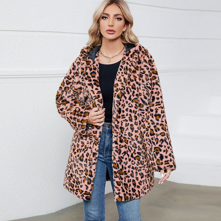 Damer futuristisk leopardpälsjacka Mirla-Eva Jonsson