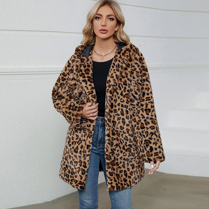 Damer futuristisk leopardpälsjacka Mirla-Eva Jonsson