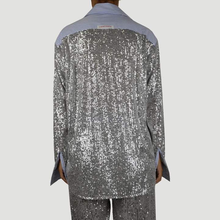 Damer glittrande glitter-outfit med klassisk skjorta och vid skärning Mirla-Eva Jonsson