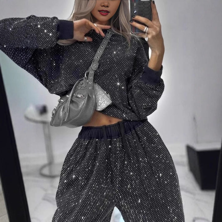 Damer glittrande lounge-outfit med elastisk midja och modern skärning Mirla-Eva Jonsson
