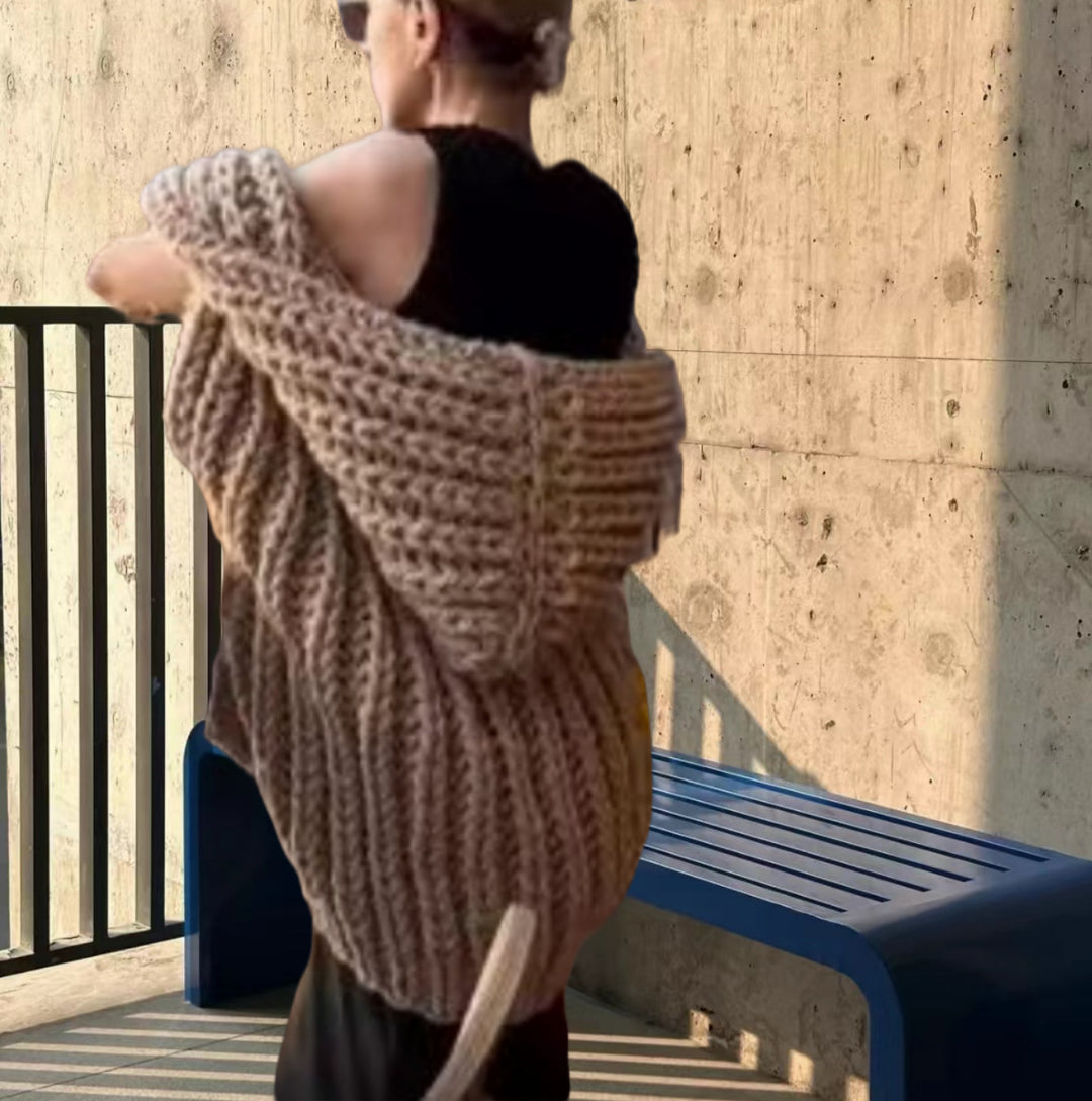 Damer grovstickad hoodiejacka med oversized passform och djup krage Eva Jonsson-Eva Jonsson